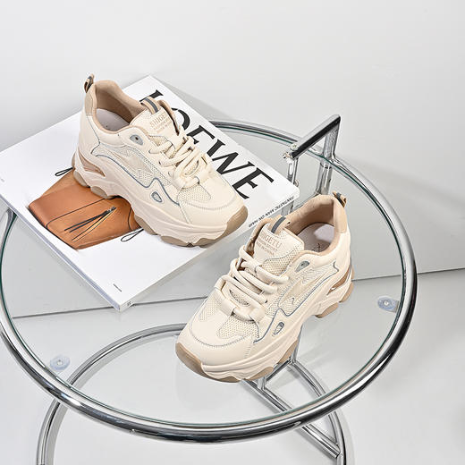 2024经典鲨春季女士新款运动厚底时髦小个子必备老爹鞋KW160-D17111 商品图1