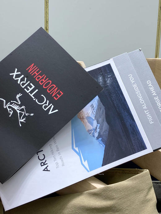 点此购买 始祖鸟LEVON PANT系列轻量男子休闲长裤 LL 281617 商品图9