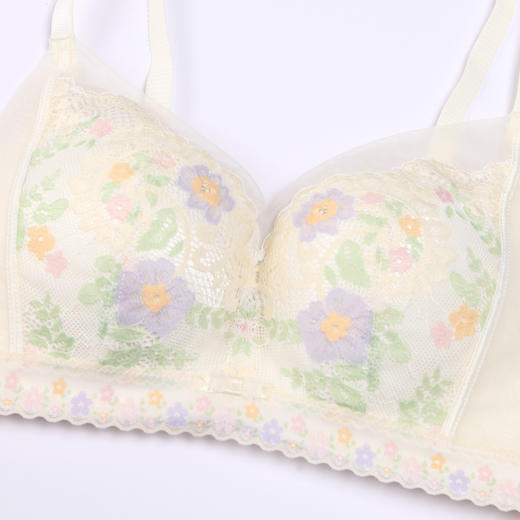 都市丽人自然舒适3D创新花形杯内衣女蕾丝文胸B杯适穿3/4杯薄款无钢圈三排扣LB42C7 商品图5