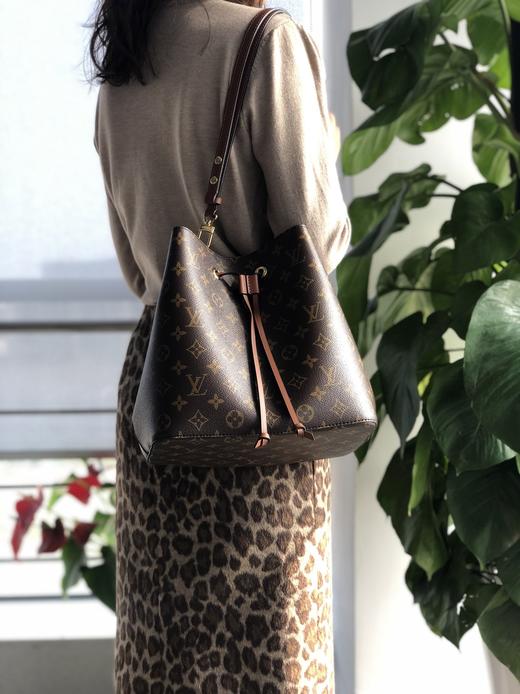 LV水桶包买包江湖地位名副其实的水桶包包的鼻祖 商品图3