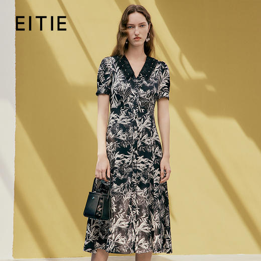 EITIE爱特爱夏款新品V领显瘦高腰舒适印花复古裙摆开叉连衣裙7407119 商品图0