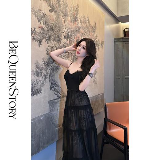 【孤品样衣，不退不换】【黑天鹅晚宴】法式蕾丝网纱钉珠压褶气质吊带连衣裙 商品图0