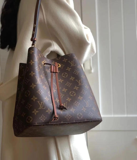LV水桶包买包江湖地位名副其实的水桶包包的鼻祖 商品图0