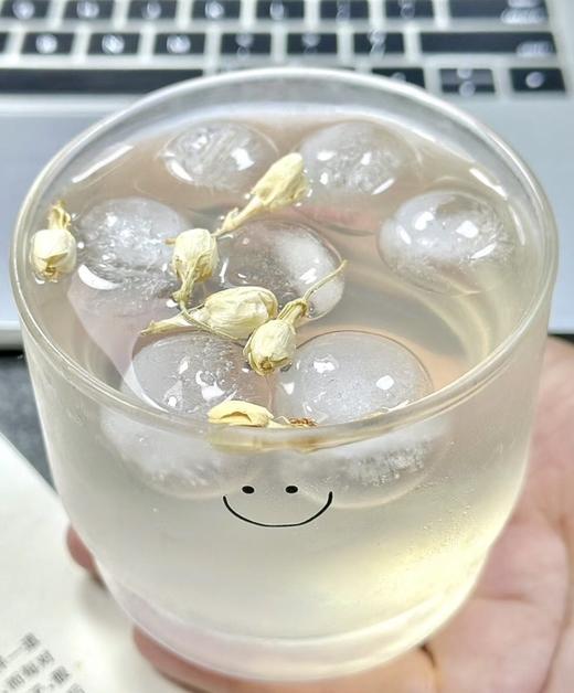 🌴【南国|徐大漂亮100%NFC纯椰子水】29.9💰到手6瓶❗采摘9年老椰清甜不浓腻🥥富含天然电解质✅ 优选东南亚进口椰青，采用无菌冷装工艺 NFC非浓缩还原 商品图2