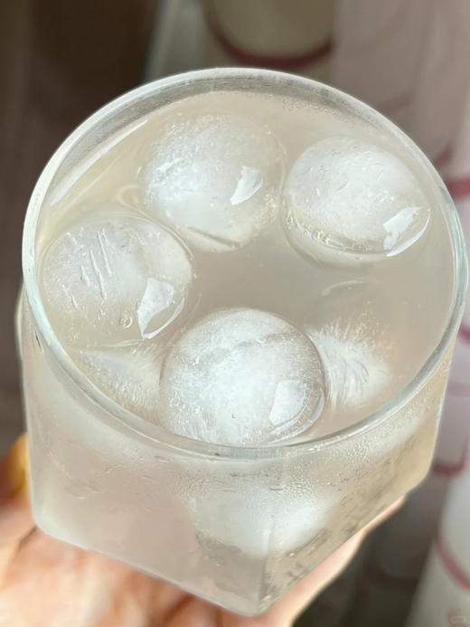 🌴【南国|徐大漂亮100%NFC纯椰子水】29.9💰到手6瓶❗采摘9年老椰清甜不浓腻🥥富含天然电解质✅ 优选东南亚进口椰青，采用无菌冷装工艺 NFC非浓缩还原 商品图3