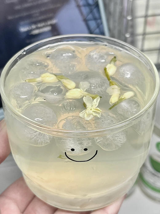 🌴【南国|徐大漂亮100%NFC纯椰子水】29.9💰到手6瓶❗采摘9年老椰清甜不浓腻🥥富含天然电解质✅ 优选东南亚进口椰青，采用无菌冷装工艺 NFC非浓缩还原 商品图5