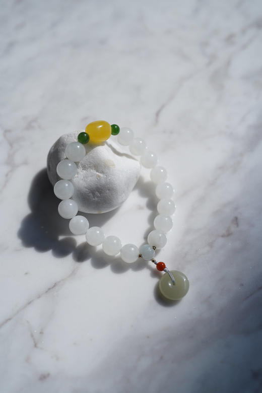 春夏新款！新中式国风美学穿搭配饰分享！天ran和田玉手串项链 细腻润白 花痴配色挑选玉石du家定制款，吉祥如意美好寓意，一物一证，品质信赖！与介面新中式搭配 尽显东方女性优雅浪漫 商品图5