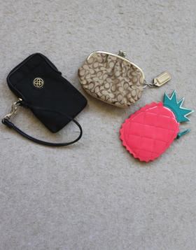 简单粗暴的 第四波 哈！美国马车 Coach 各式各样的 零钱包 三款入