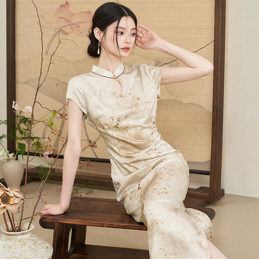 西遇新中式旗袍裙女新款复古水滴领晕染提花古风连衣裙11531693 商品图2