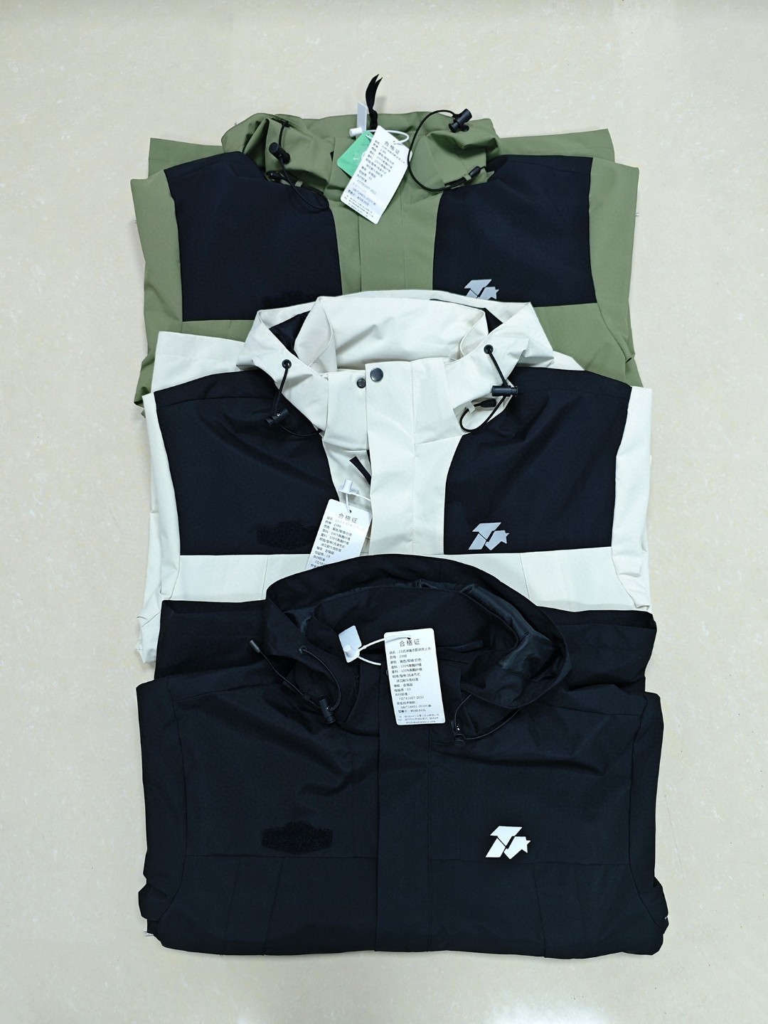 【贴标款夹克风衣男女同款】无内胆单层户外休闲运动男女同款上衣可拆卸帽夹克风衣外套有3处魔术贴位置 03h