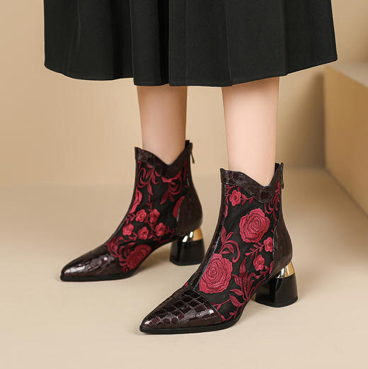 【预售5天】春夏新款，民族风刺绣网纱拼接真皮尖头短靴JJ-224-1 商品图3