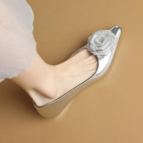 【预售5天】尖头浅口气质单鞋，法式单鞋花朵银色性感晚宴婚鞋HCYYHD&5184