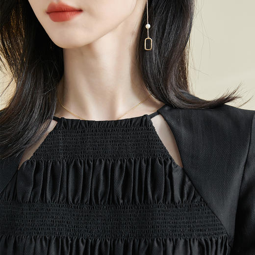 剩S/M/L/XL/XXL 米思阳2026春季新款法式别致上衣纯色镂空设计感灯笼袖衬衫女0241 商品图4