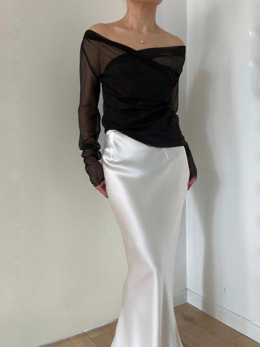 TU｜C04SS24-TP10 垂荡领皮肤衣 [ 黑 / 浅棕 ] 商品图1