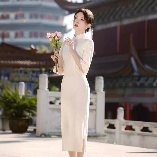 2024年春新款日常可穿年轻款气质优雅淑女范米色倒大袖旗袍YG-2374 商品图2