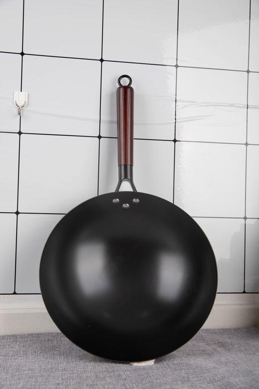 KEYIOW多功能窒化极铁不粘锅，锅身黑色，手柄深色浅色随机发 商品图6