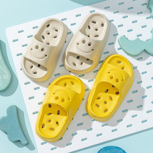 儿童洗澡浴室拖鞋夏季男女童防滑镂空漏水不臭脚室内家用软底凉拖 商品图7