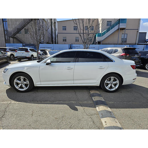 奥迪 A4L 40 TFSI 进取型【长租-北京】 商品图3