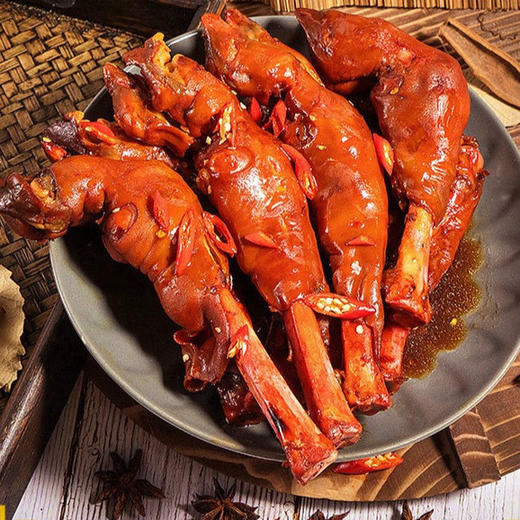 老北京红焖羊蹄，9袋组合，采用内蒙古草原羔羊蹄，多味香辛料，原汁老卤，筋肉相连，入口鲜美不腻，香而不膻，越吃越香M 商品图1