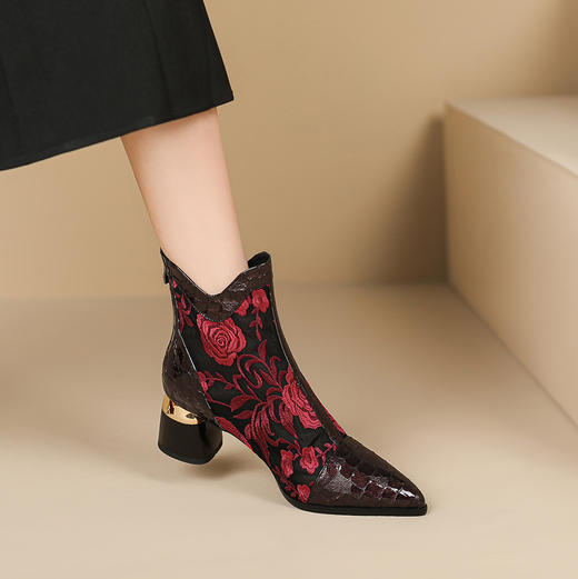 【预售5天】春夏新款，民族风刺绣网纱拼接真皮尖头短靴JJ-224-1 商品图1