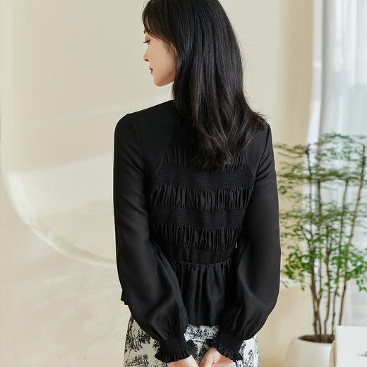 剩S/M/L/XL/XXL 米思阳2026春季新款法式别致上衣纯色镂空设计感灯笼袖衬衫女0241 商品图2