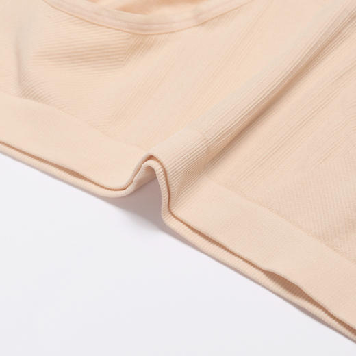 都市丽人基础系列无缝面料一体美臀三角女士内裤新年本命年红品低腰三角裤LK33S7 商品图3