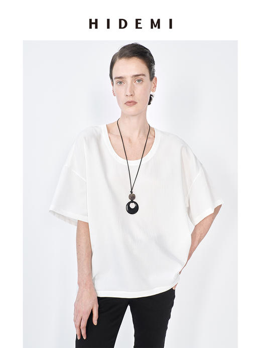 HIDEMI 极简百搭干爽缎面宽松圆领大廓形立体剪裁短袖上衣T恤 商品图3