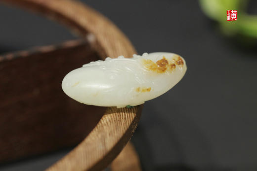 和田羊脂白玉籽料【喜上枝头】 配精美挂绳 赠证书:SM2308120244 商品图2