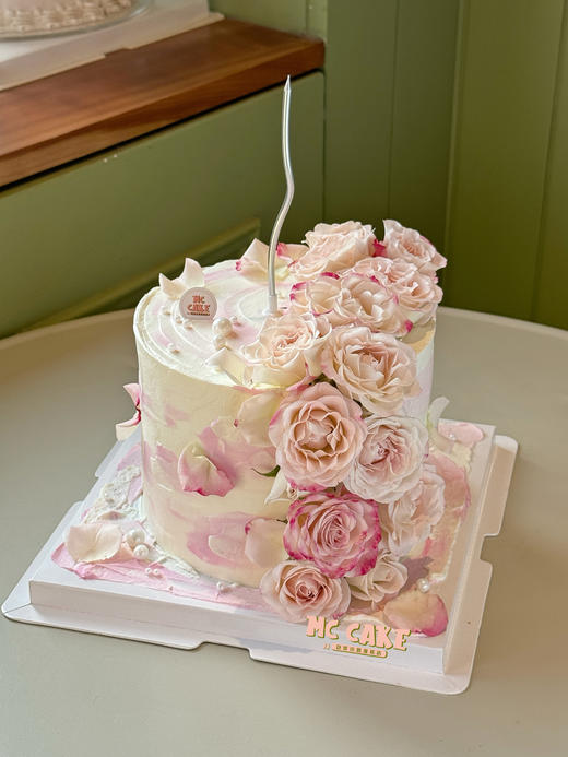 折射玫瑰鲜花装饰蛋糕 商品图1