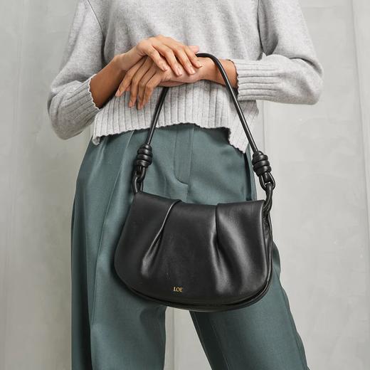 单品包邮 现货 THS 3.9-无 loe家 大牛工厂 paseo闪亮黑色Napa小牛皮挎包 CQ1307 商品图1