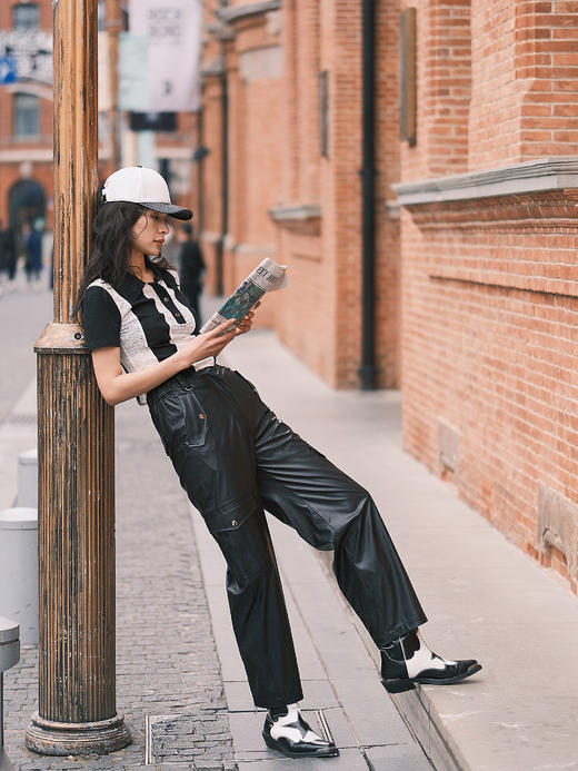 ⿊⽩撞⾊针织渔⽹绣拼缝polo衫 商品图1