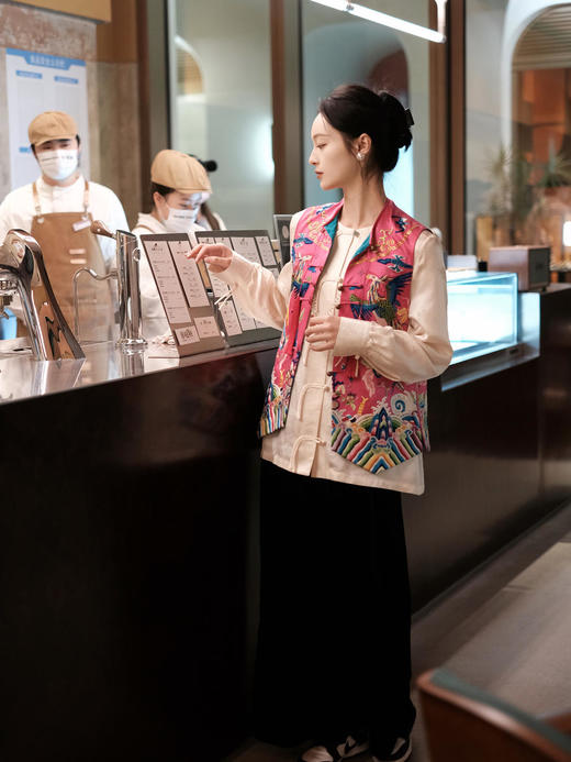 高货限量款| 真丝手绣凤凰霞帔马甲 [特价品] 商品图4