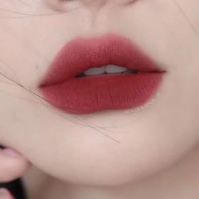 Gucci唇釉#521浆果内莉