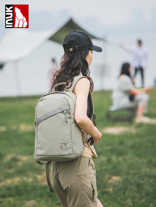 INUK新款酷黑休闲学生防水电脑双肩包大容量户外运动旅行背包男女 商品图9