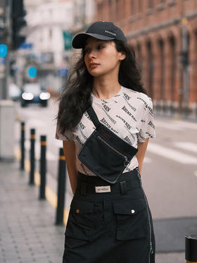 印花圆领短袖带链条上⾐