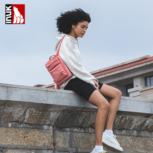 INUK新款设计感迷你时尚双肩背包女休闲旅行轻便小型可手提 商品图1