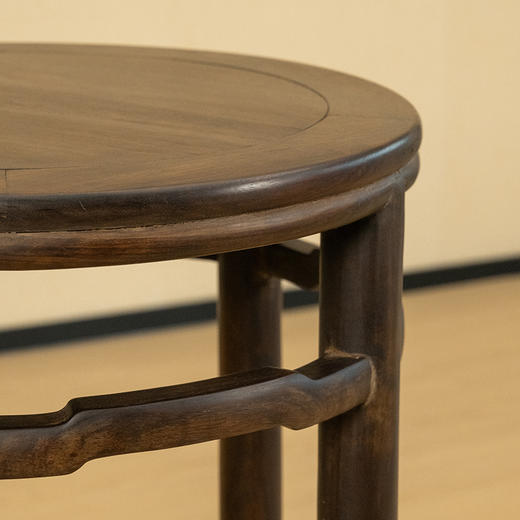 清 红木罗锅枨五足圆香几 商品图3