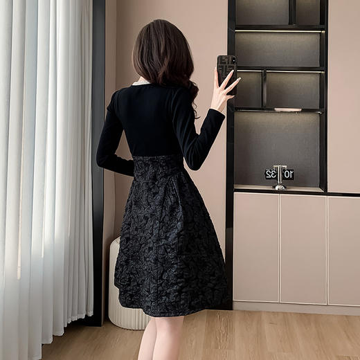 HT-6609实拍新中式针织连衣裙女春季新款高级感黑色提花日常小礼服裙子 商品图4