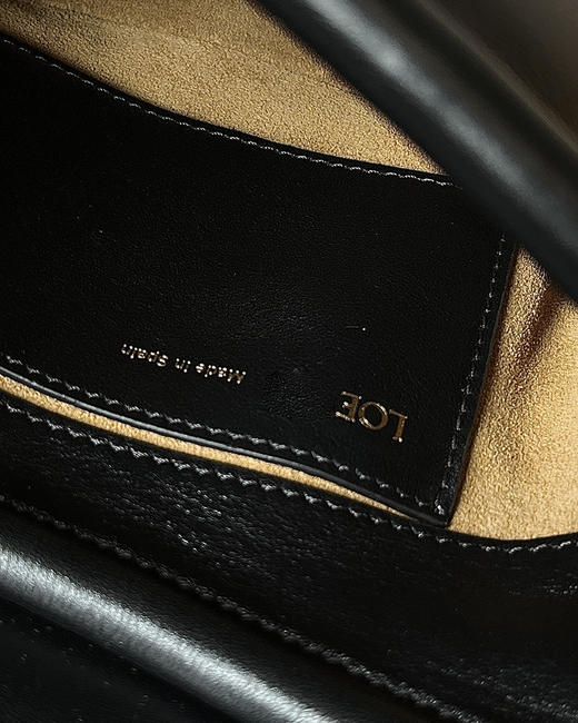 单品包邮 现货 THS 3.9-无 loe家 大牛工厂 paseo闪亮黑色Napa小牛皮挎包 CQ1307 商品图12