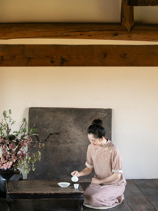 牧衣游原创 柞蚕丝手工刺绣连衣裙炒色古朴东方改良旗袍气质 云闲 商品图1