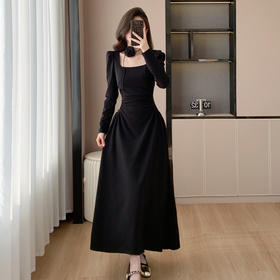 HT-8302实拍春季新款赫本法式显瘦气质小黑裙配玫瑰花项链