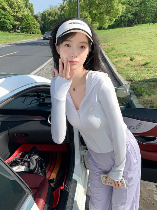 【美丽出行！防晒不愁】锦纶原纱冰丝凉感瑜伽外套修身款防晒衣女夏季防紫外线透气防晒服，透气性好，不易闷汗，尽情享受阳光带来的滋养，健康美丽的出街吧。 商品图2