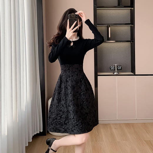 HT-6609实拍新中式针织连衣裙女春季新款高级感黑色提花日常小礼服裙子 商品图1