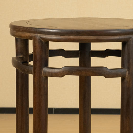 清 红木罗锅枨五足圆香几 商品图1