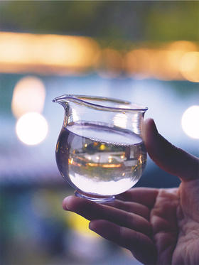 氤熏小足公道杯○玻心璃语