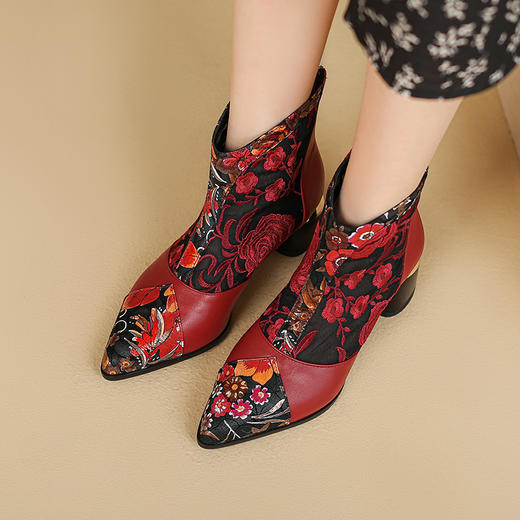 【预售5天】春夏新款，复古民族风刺绣网纱拼接尖头粗跟短靴JJ-224-2 商品图9