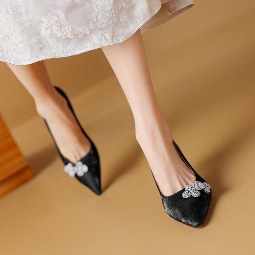 TZW-法式尖头浅口单鞋春款细跟时尚水钻花朵气质高跟鞋 商品图2