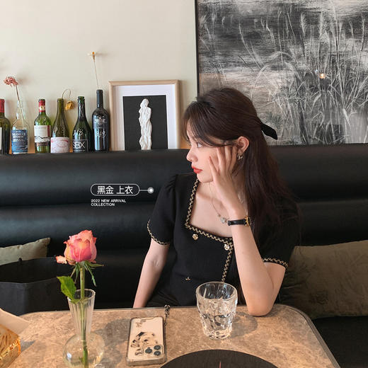 【断码特价 不退不换】金蘑菇菇【黑标线 中古千金套装】凉爽又高级方领拼色设计感上衣 商品图2