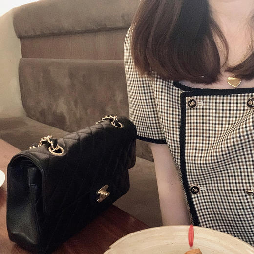 【断码特价 不退不换】金蘑菇菇【黑标线 中古千金套装】凉爽又高级方领拼色设计感上衣 商品图3