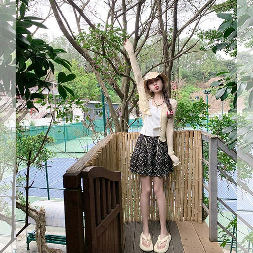 <曾小咸推荐>【学妹有点甜】黄色开衫+吊带+半身裙 商品图1